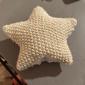 Knitted Star Pillow